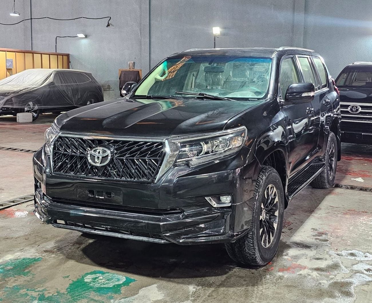 Toyota Prado TX-L 2.7L v4 petrol Engine Colour Black Transmission Automatic Interior Beige Leather seats 7seats back C