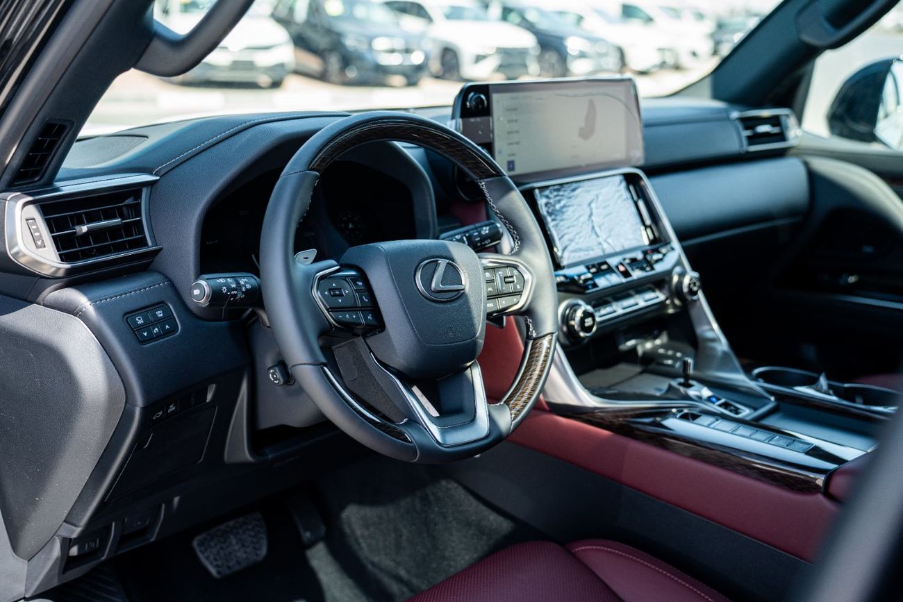 Lexus LX 700h Lexus LX 700 2025 3.5L hybrid  Transmission Automatic  Signature 7 seats  Full option  22 rims  Hudp