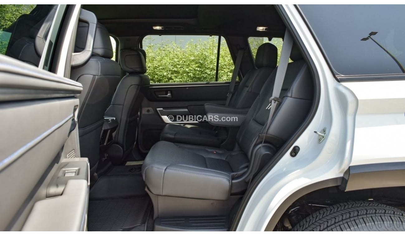 Toyota Sequoia Platinum AWD Hybrid/Pano-Roof. Local Registration +10%