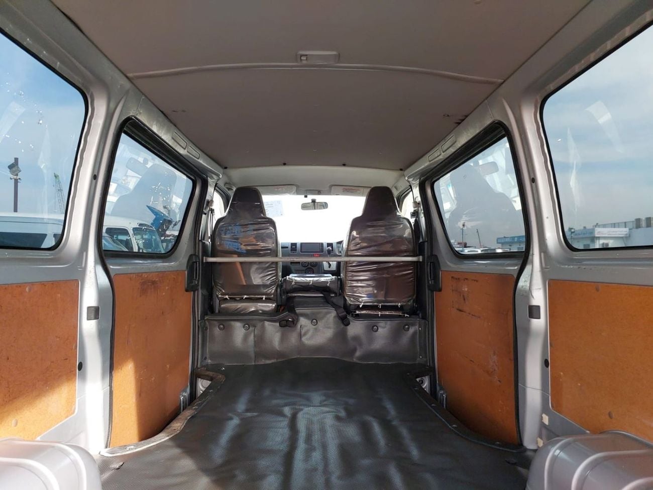 Toyota Hiace (RAMADAN OFFER) TOYOTA HIACE VAN RHD 2014 MODEL 3.0 L DIESEL AUTOMATIC(PM14281)