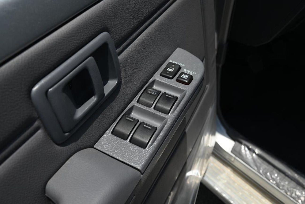 Toyota Land Cruiser Pick Up Double Cab V8 4.5L Diesel MT with Front / Rear Diff Lock, Black Wheels, Winch