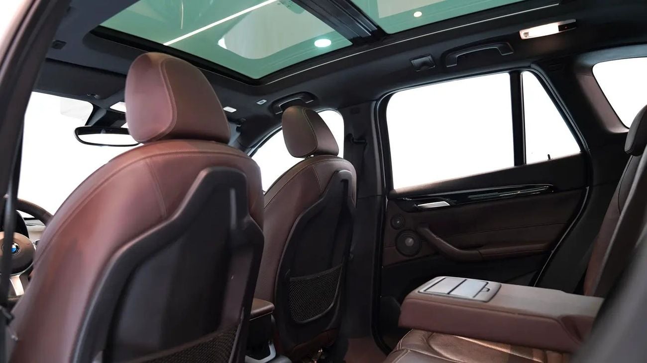 بي أم دبليو X1 LUXURY M_KIT || TOP RANGE || GCC || SCREENS || LIKE || PERFECT CONDITION