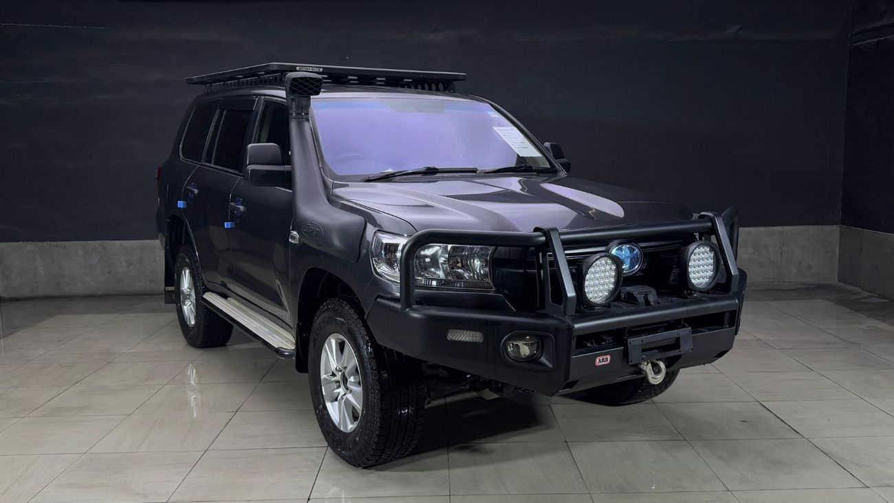 Toyota Land Cruiser 4,5 Liter Diesel Right Hand Drive Automatic Drive Grey Color