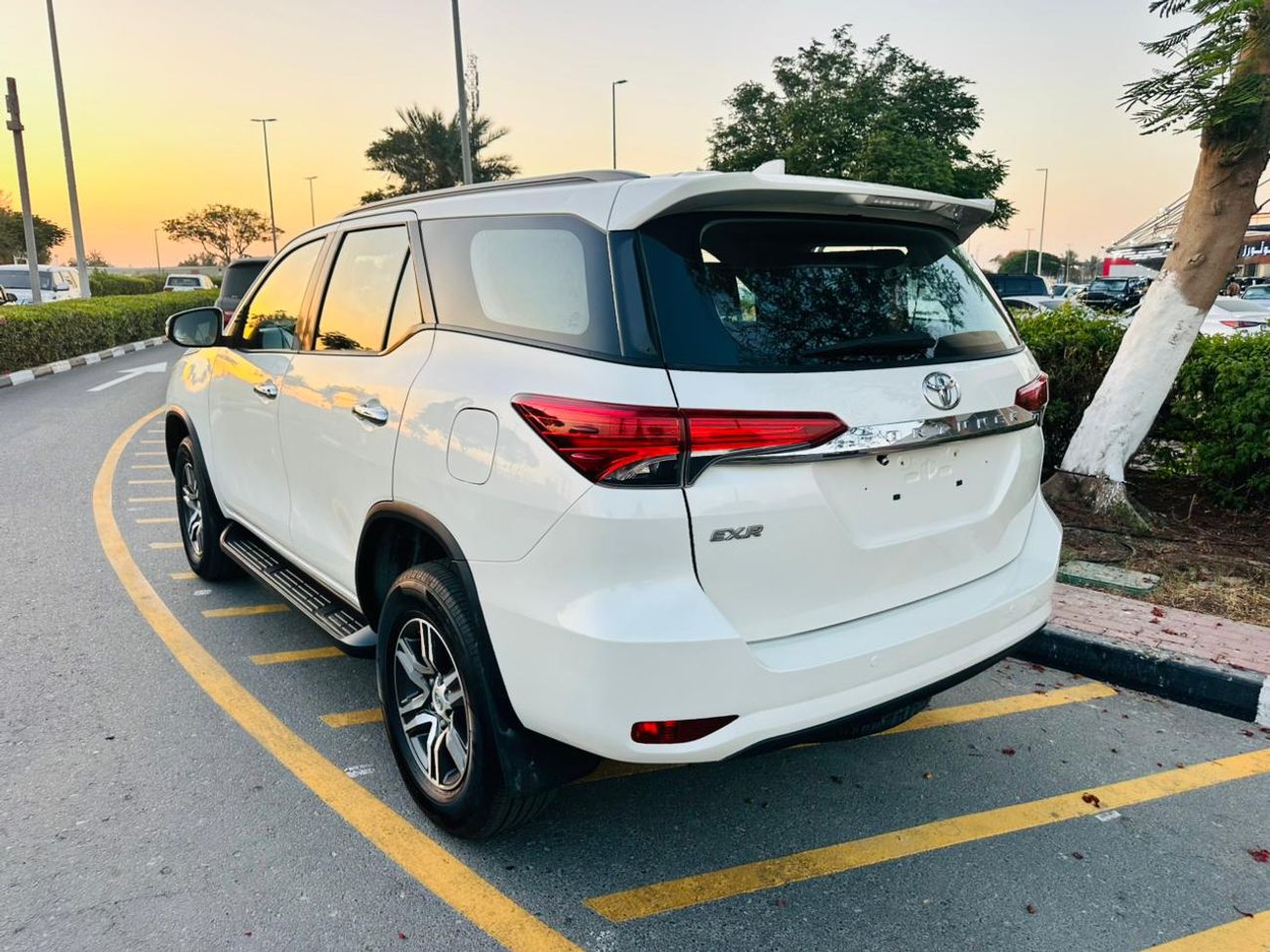 Toyota Fortuner EXR ,Fortner ,year 2019 ,fuel petrol engine capacity 2,7 Liter ,only for export available