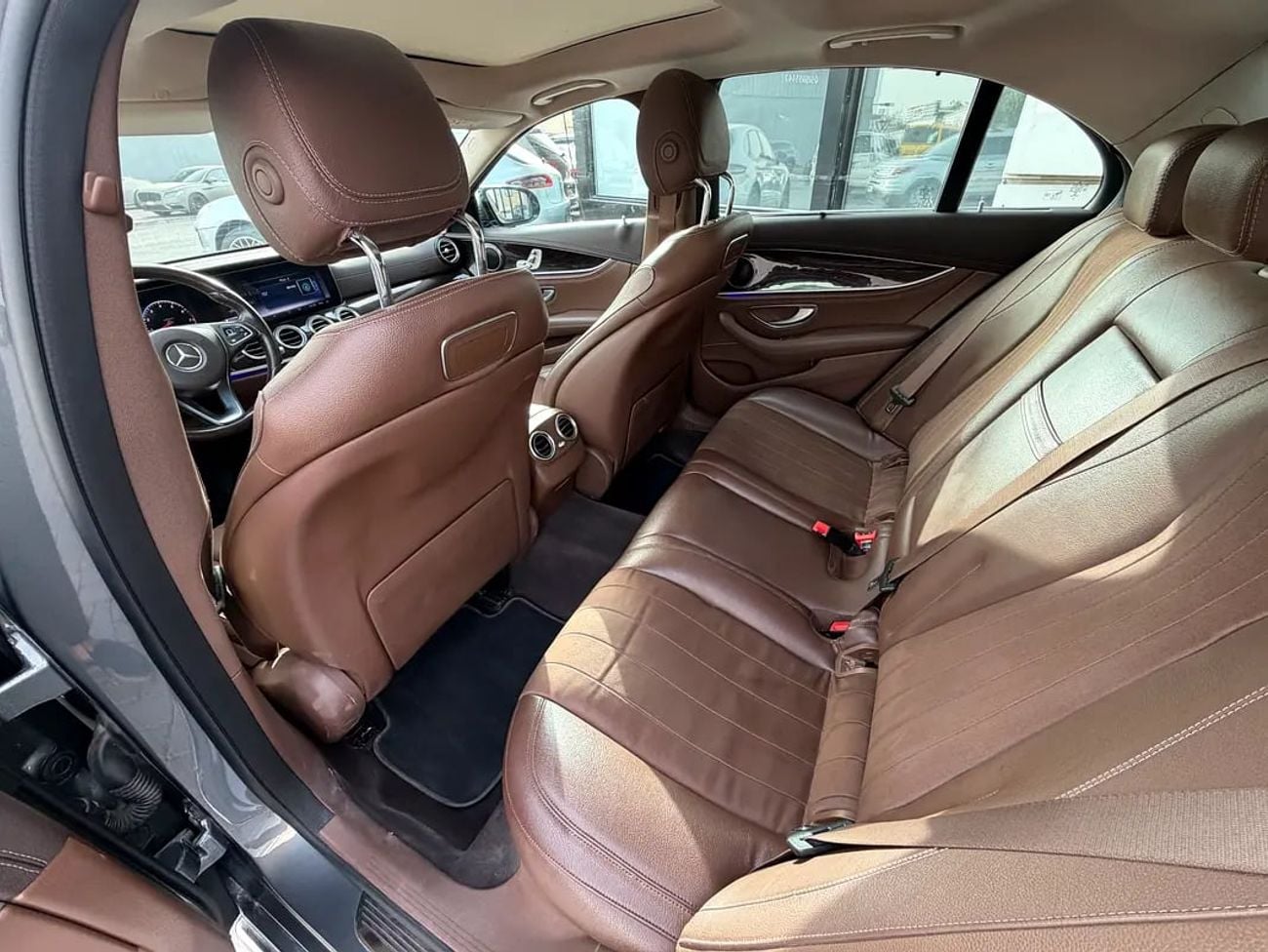 مرسيدس بنز E200 E 200 Exclusive | GCC Specs | Pristine Condition