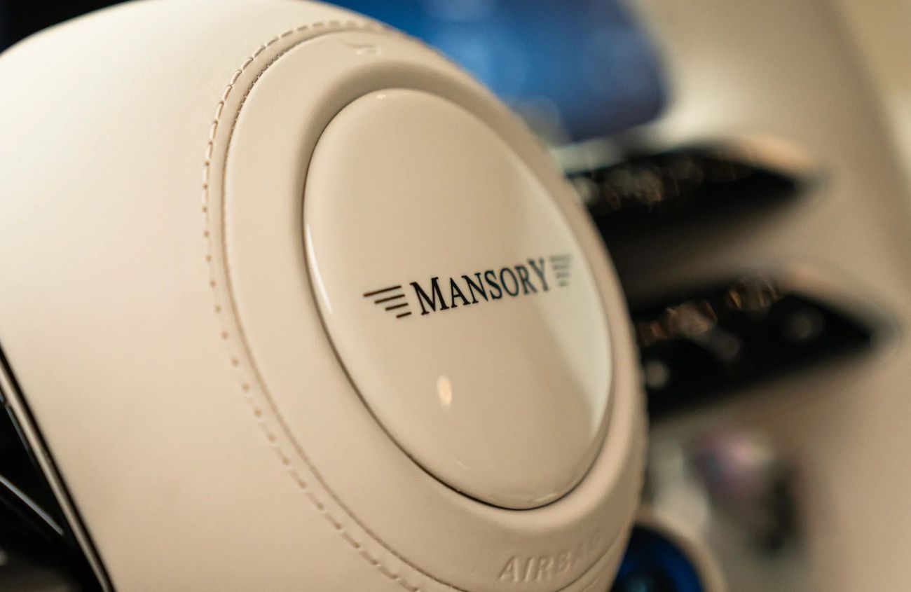 Mercedes-Benz G 63 AMG 4.0L V8 Twin-Turbocharged Engine