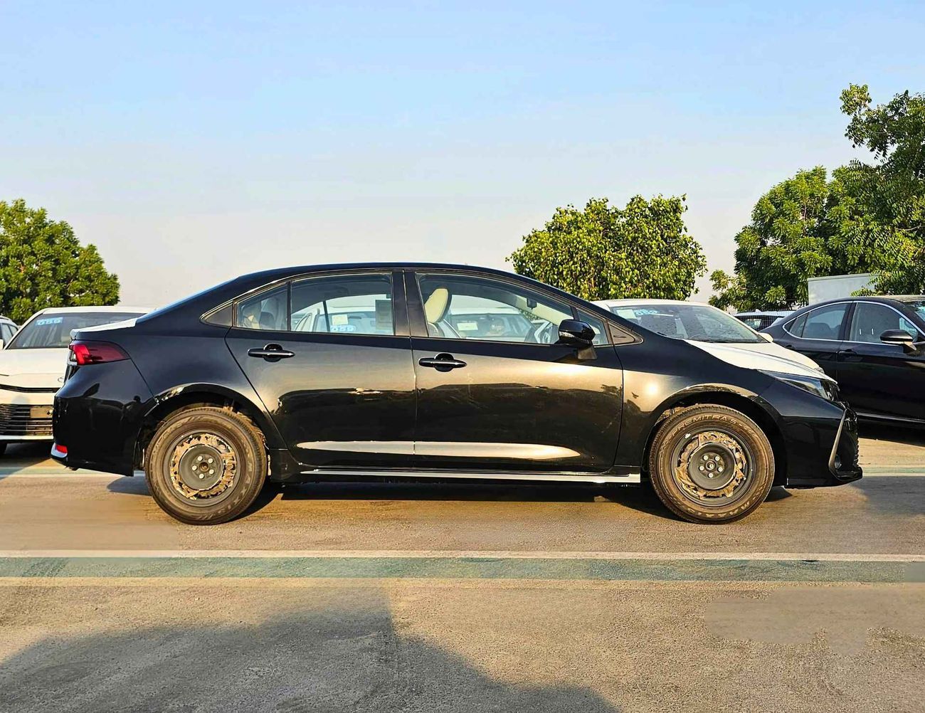 Toyota Corolla XLI E / 1.6L V4 PETROL / DVD / REAR A/C (CODE # XLI)