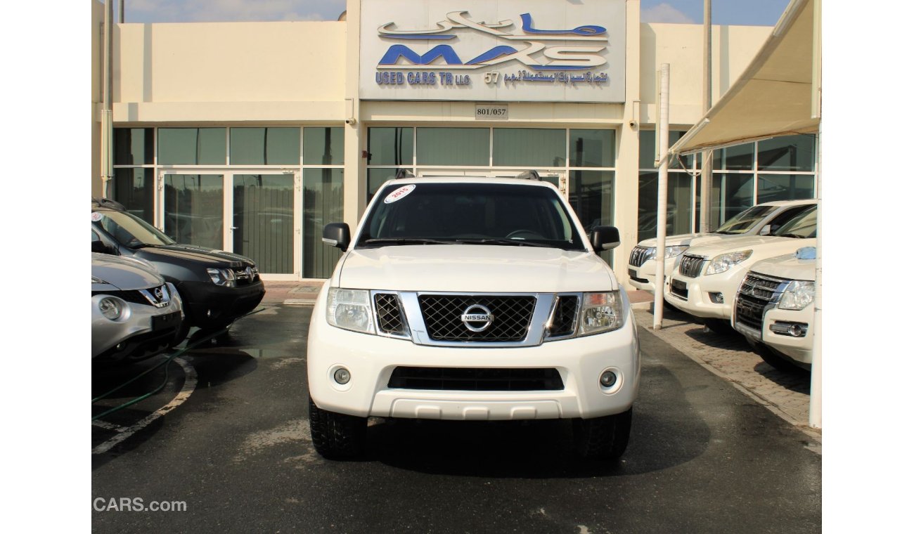 Nissan Pathfinder GCC - ACCIDENTS FREE - ORIGINAL PAINT - CAR IS IN PERFECT CONDITION INSIDE OUT