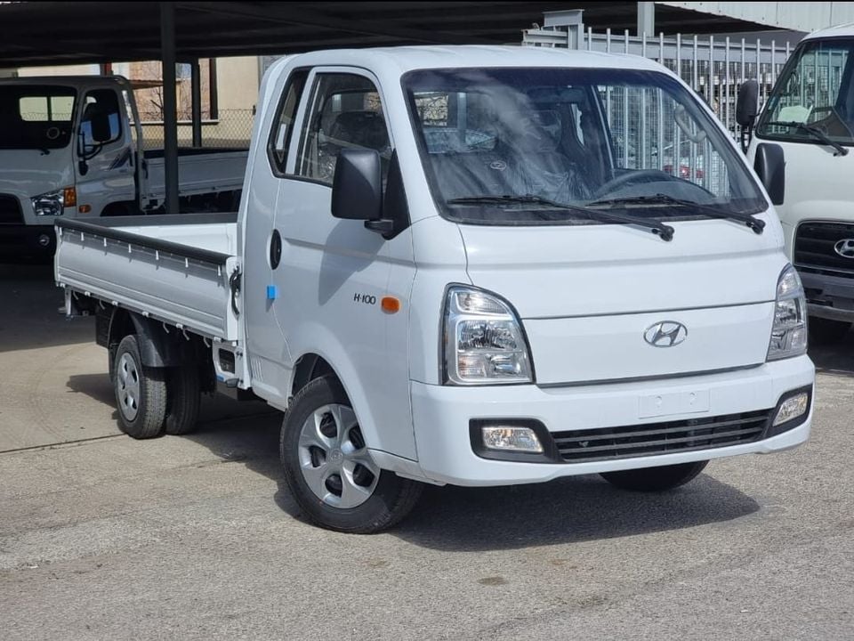 New Hyundai H 100 H100 Super Cab Cargo Truck 2025 for sale in Dubai
