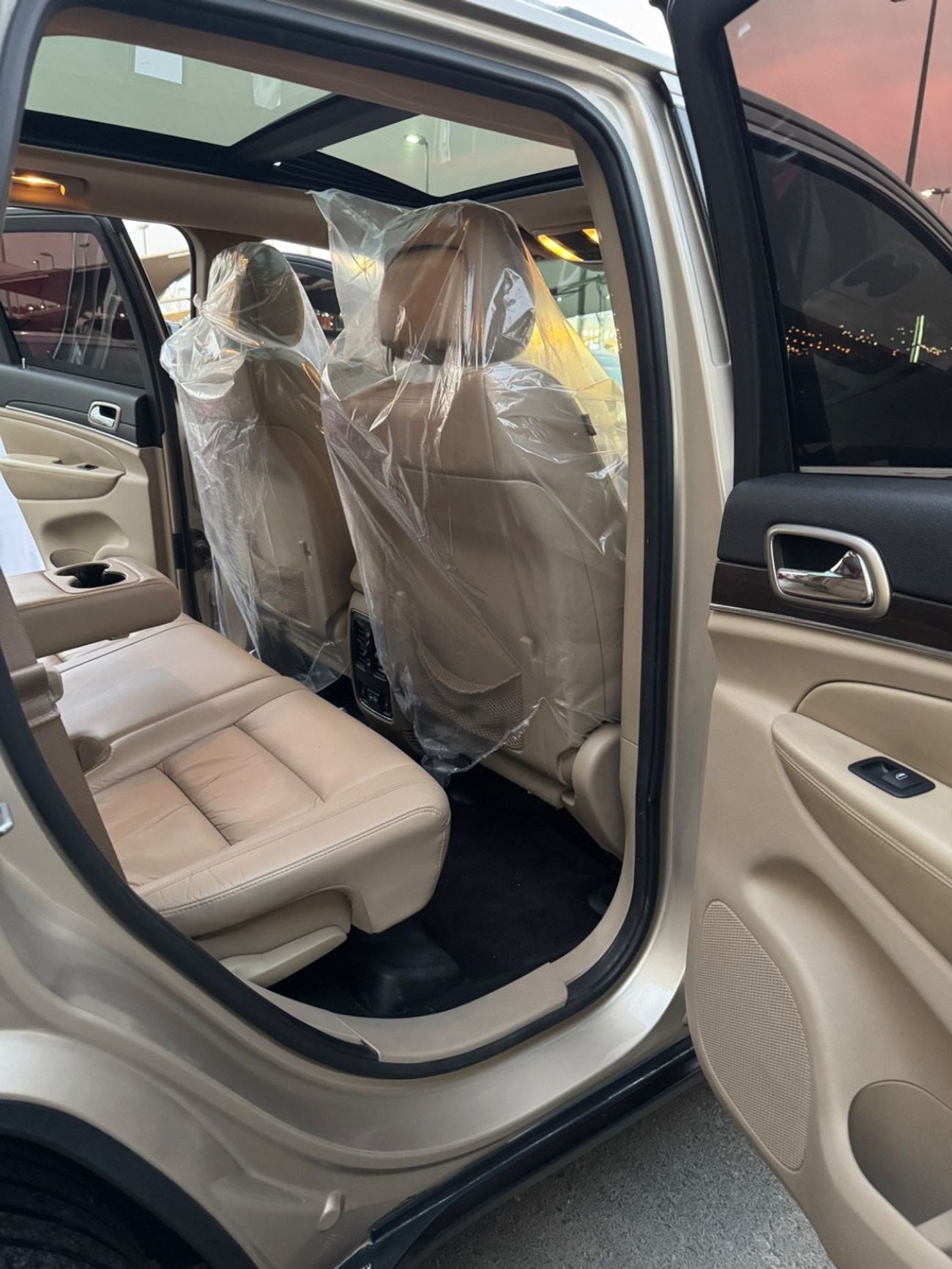 جيب جراند شيروكي Limited 5.7L (360 HP)