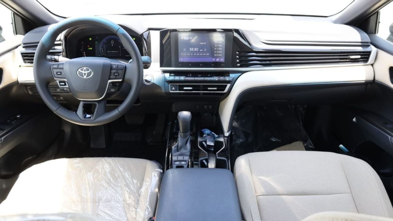 تويوتا كامري HEV LE – G, 2.5L, 5-cylinder, 16-valve, DOHC with chain drive