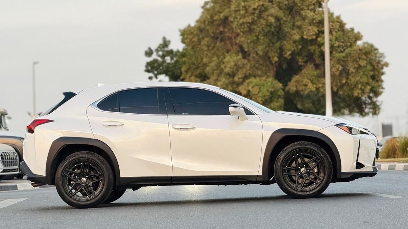 لكزس UX 200 PUSH START | LEATHER SEATS | AT | 2.0L PETROL | BACK CAMERA | ELECTRIC HEATED & POWER SEATS | 2023