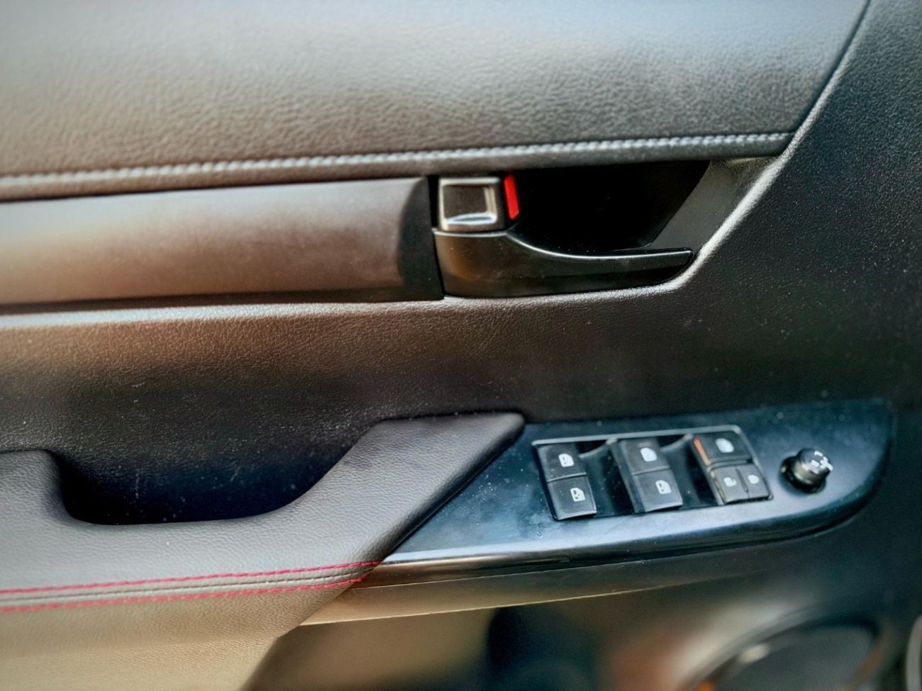 Toyota Hilux 2017 FACE-LIFTED 2025 GR SPORT OFF-ROAD V4 GCC IN EXCELLENT CONDITION