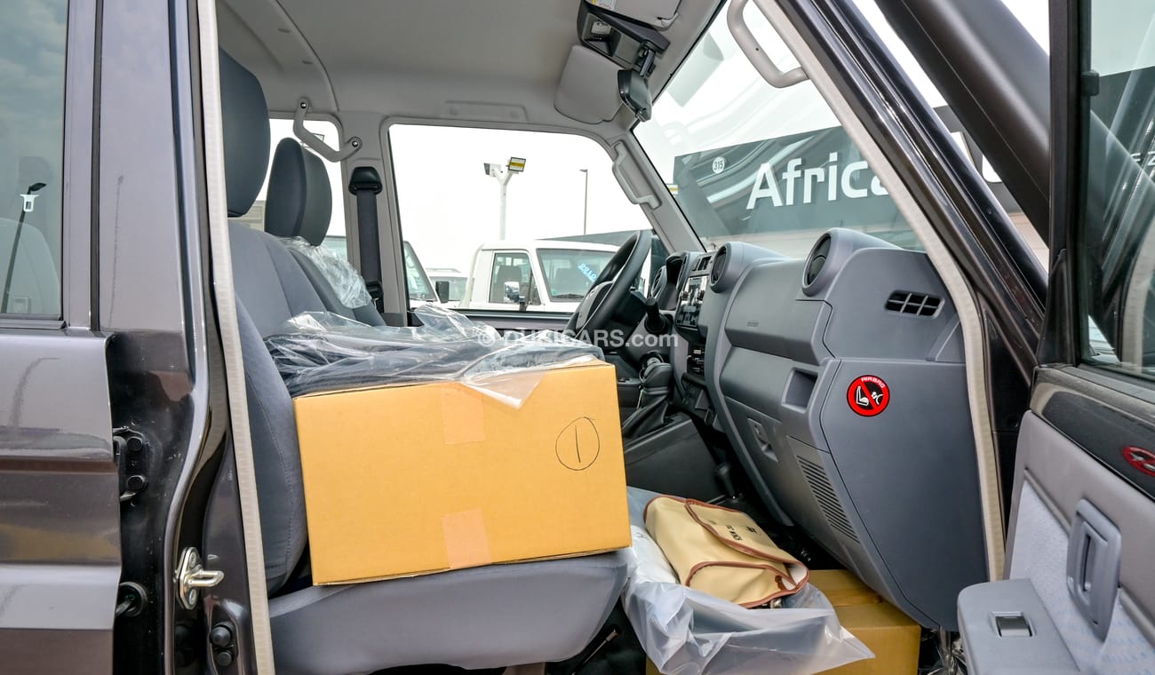 Toyota Land Cruiser Pick Up Pick UpLC 79 DC 4.0L YM 2024