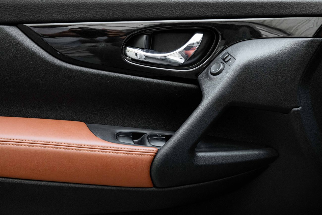 نيسان إكس تريل X-Trail SL | 1,567 P.M | 0% Downpayment | Highest Option | Warranty!