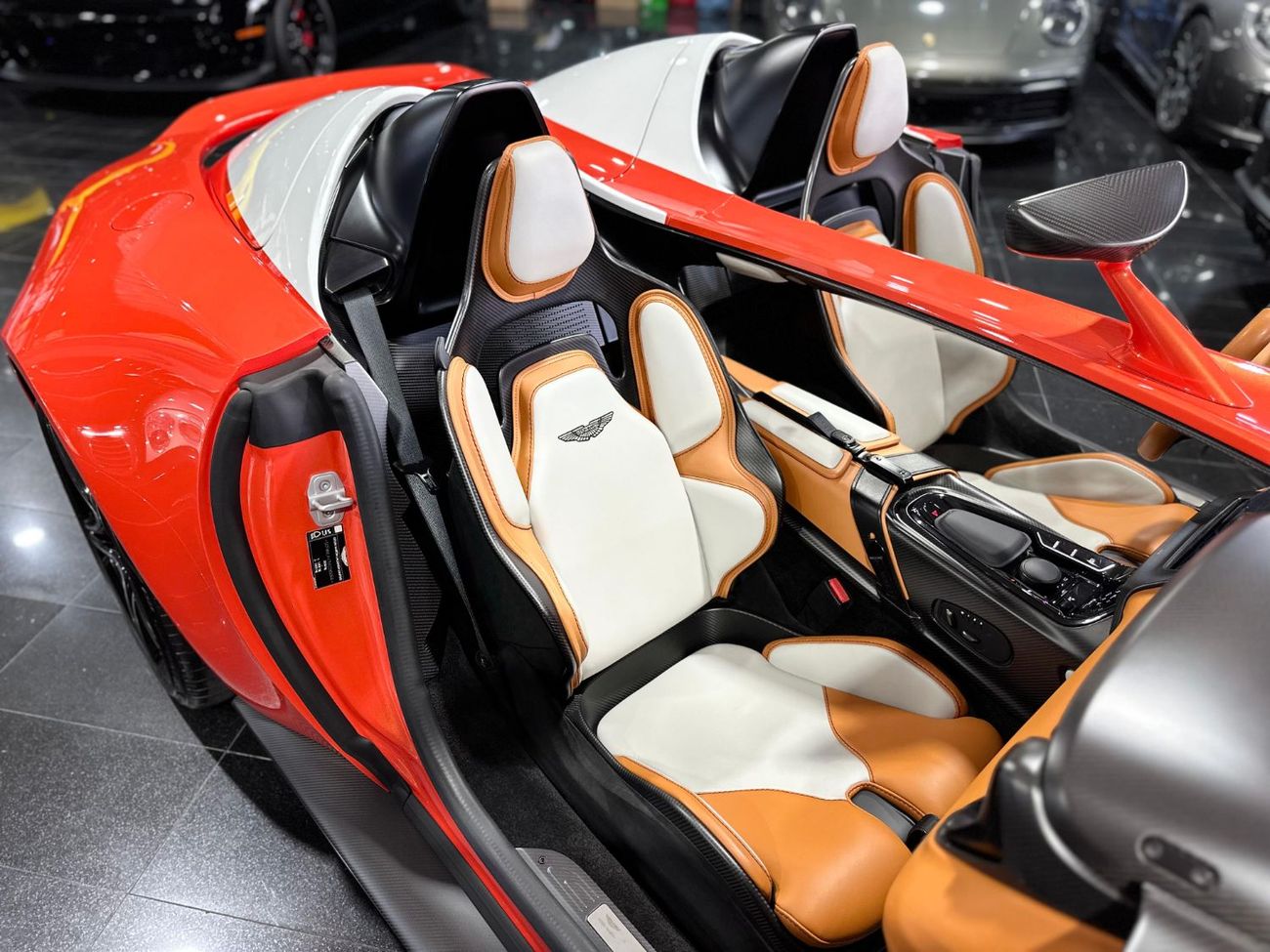 أستون مارتن فانكويش SPEEDSTER