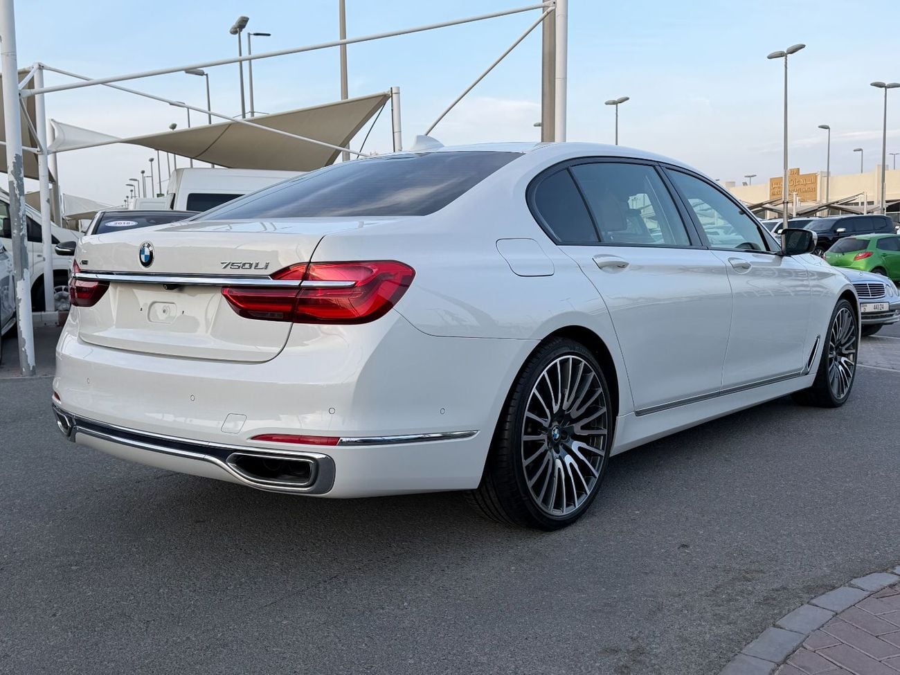 بي أم دبليو 750Li xDrive Executive 4.4L