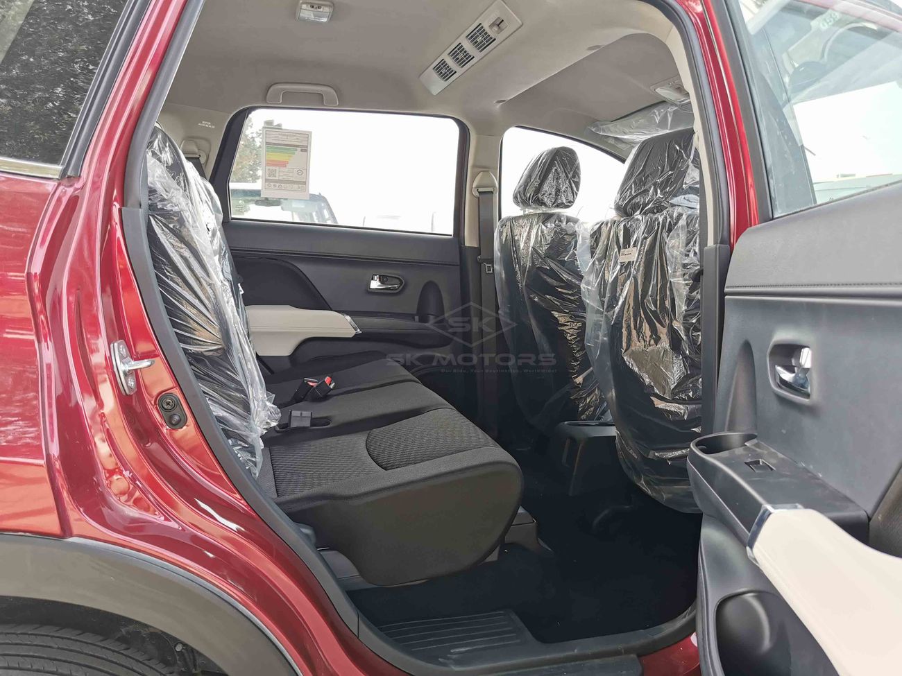 Toyota Rush 1.5L Petrol, 17" Rims, Roof A/C Ventilator, Front Defogger Control, Fabric Seat (CODE # TRGC04)