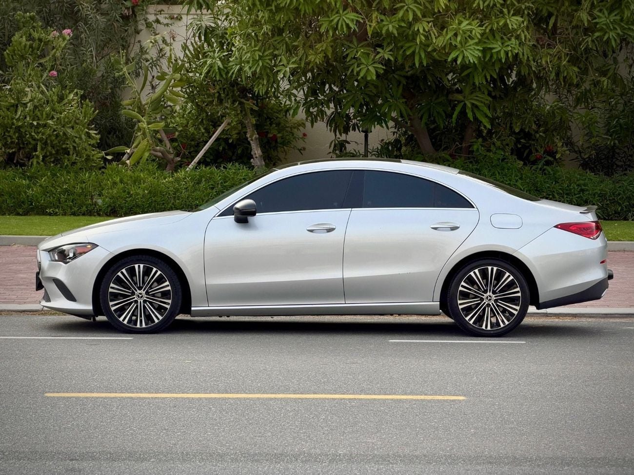 Mercedes Benz CLA250 PREMIUM AMG