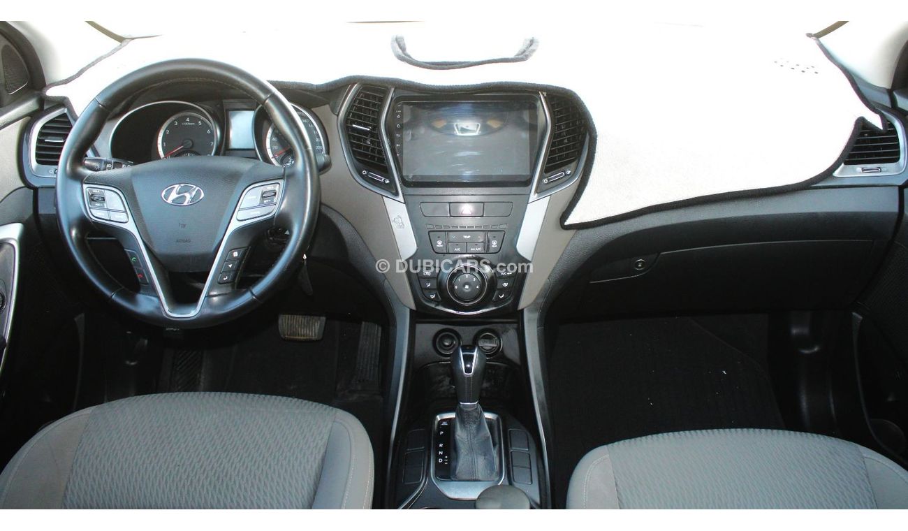 Hyundai Santa Fe GL Hyundai Santa Fe 2014 GCC, in excellent condition