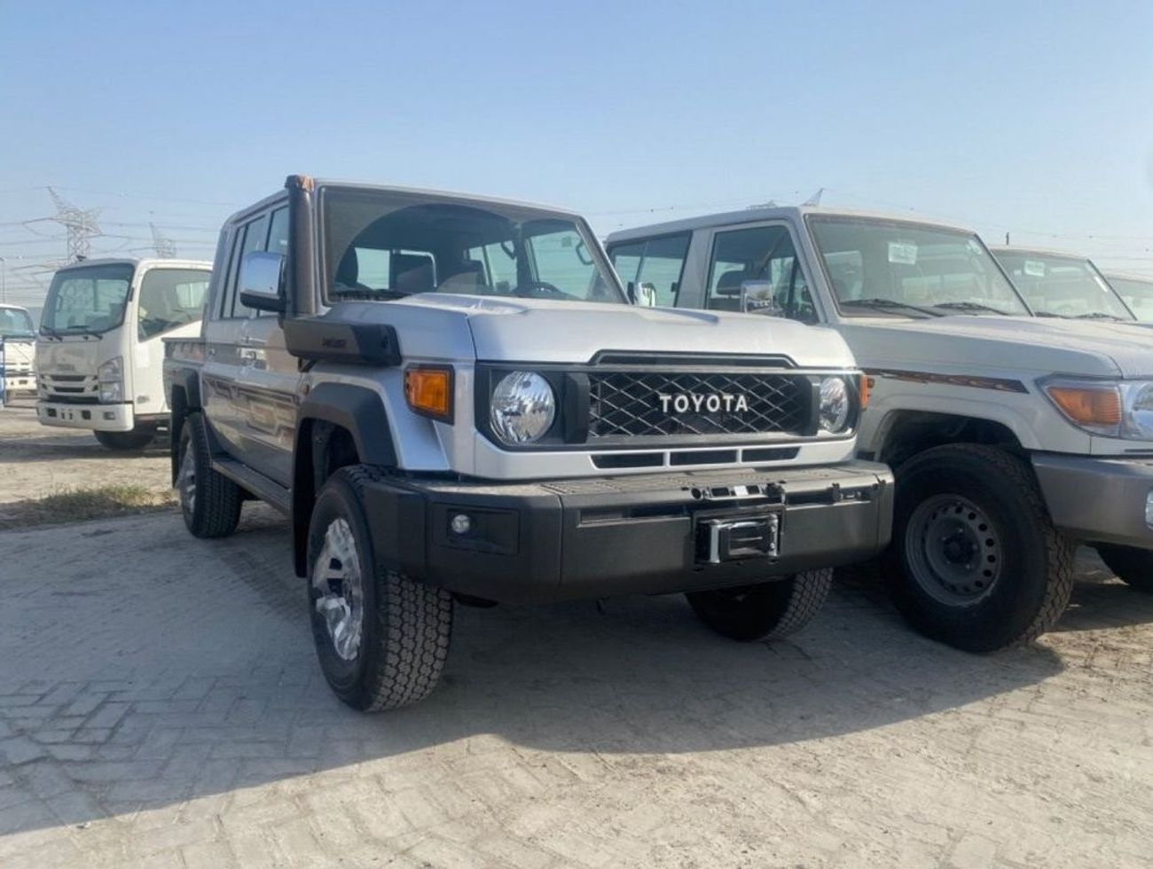 تويوتا لاند كروزر بيك آب 4.0L D/C