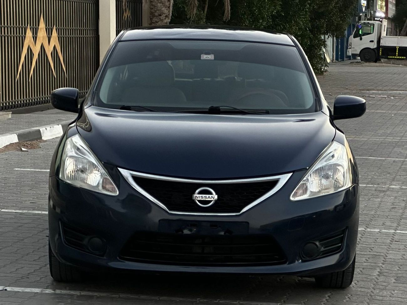 Nissan Tiida SV