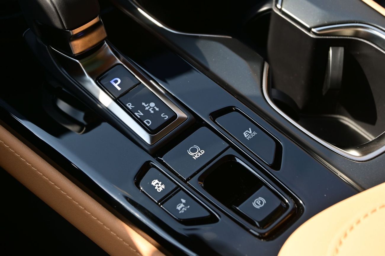 لكزس NX350h Lexus NX350h Platinum 2.5L Hybrid AWD, Model 2025 Color White