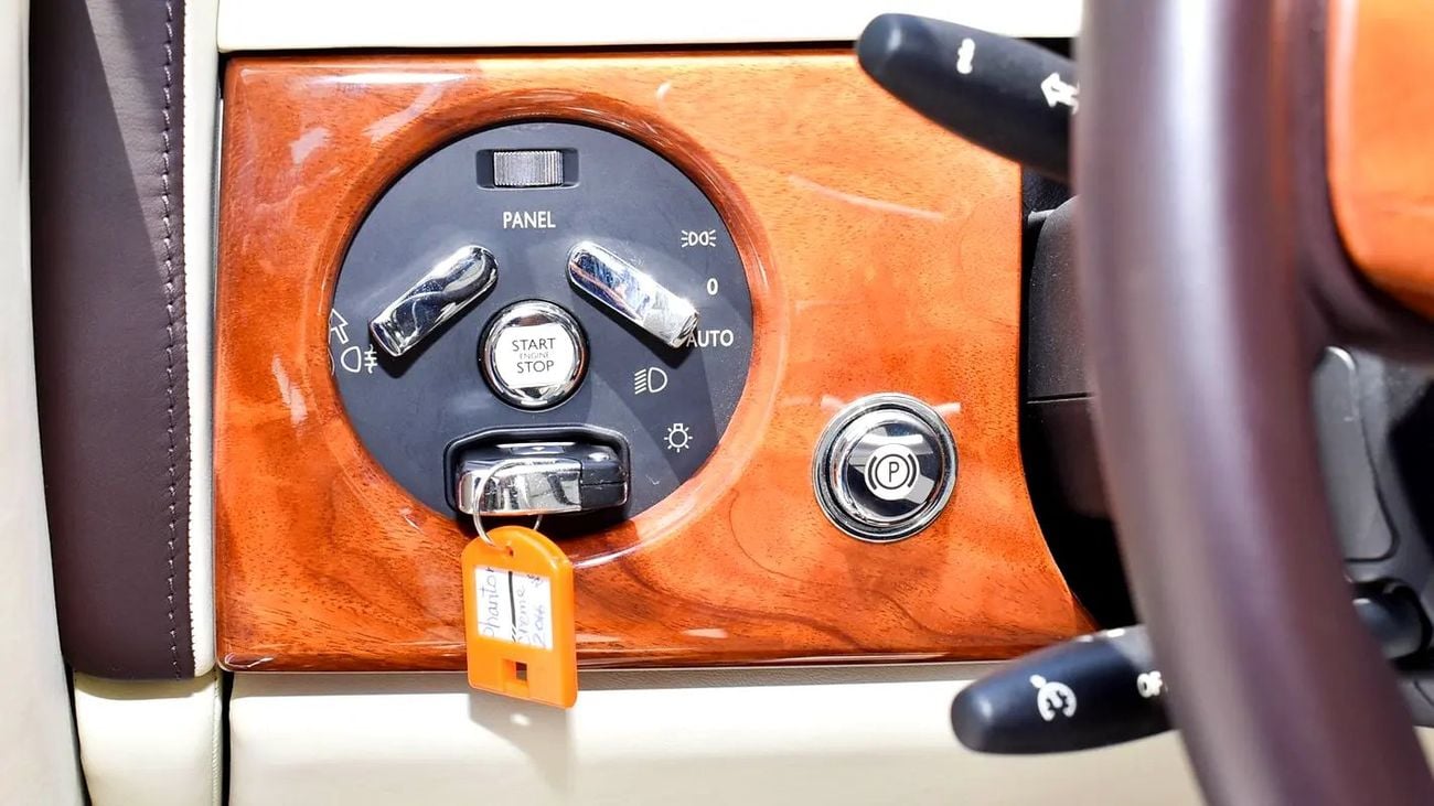 رولز رويس فانتوم Coupe - GCC - Brand - Fully Loaded - Hard to find!