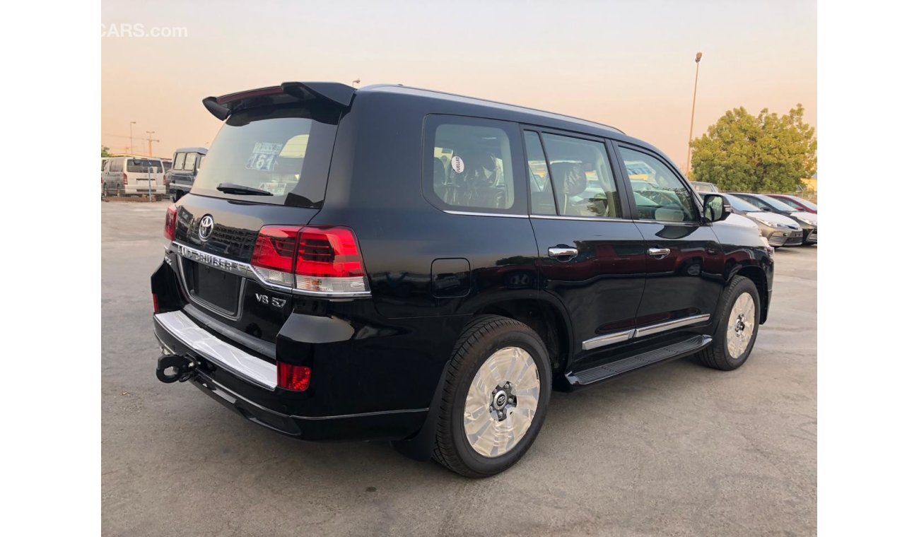 Toyota Land Cruiser VXR 5.7CC 2018