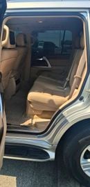 Toyota Land Cruiser VXR TOYOTA LANDCRUSIER VXR 5.7 L 2014 GCC TOYOTA LANDCRUSIER VXR 5.7 L  MODEL 2014  GCC SPECS  FULL OPTI
