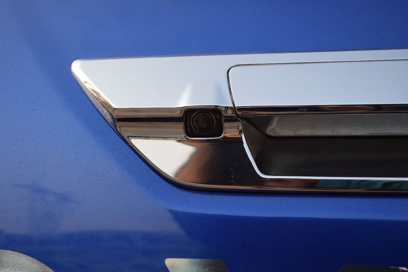 Toyota Hilux 4X4 Diesel 2.8L (Right Hand )