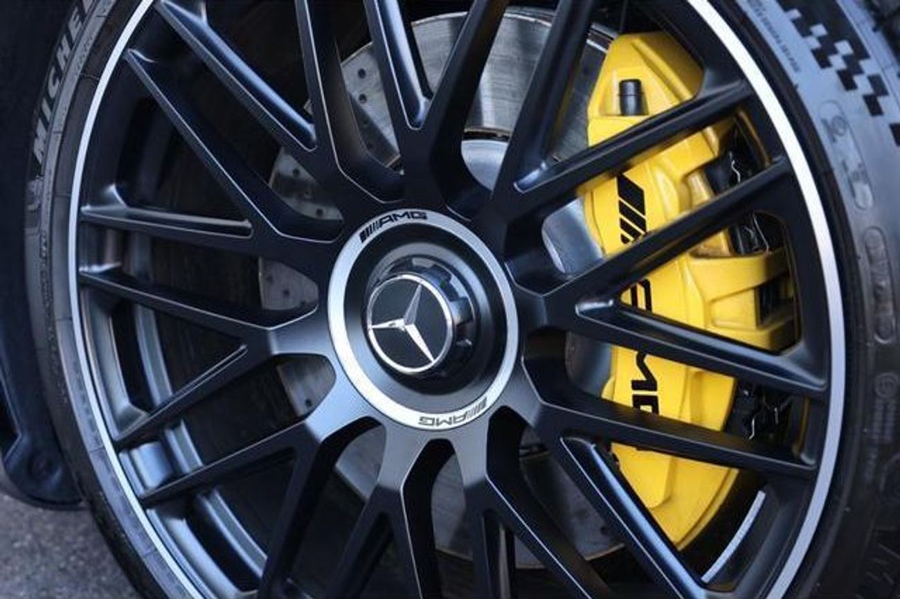 Mercedes-Benz SL 63 AMG Roadster SE Performance