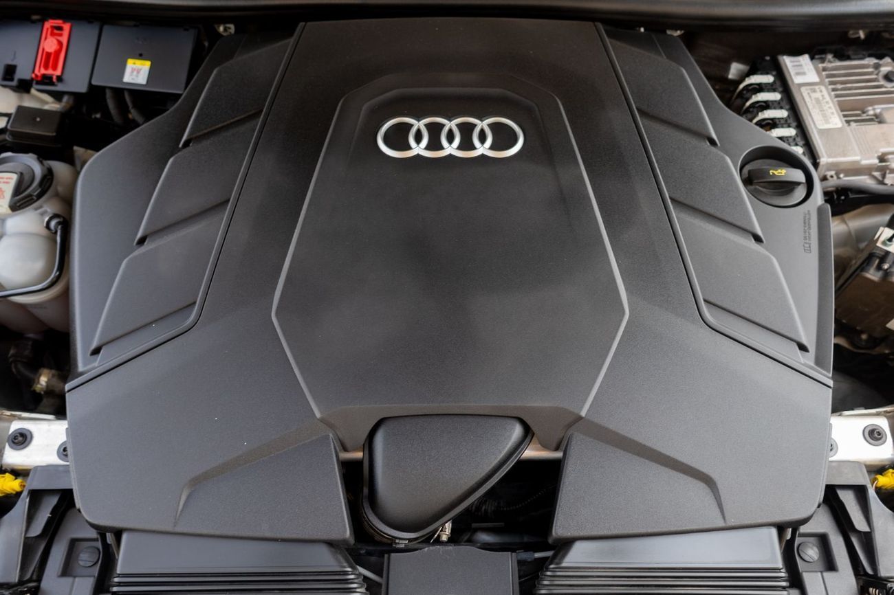 Audi Q8 55 TFSI quattro S-Line 3.0L (340 HP)