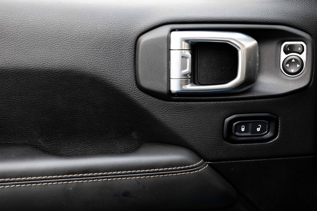 Jeep Wrangler Wrangler Unlimited | 3,398 P.M | 0% Downpayment | Jeep Warranty | Like New!