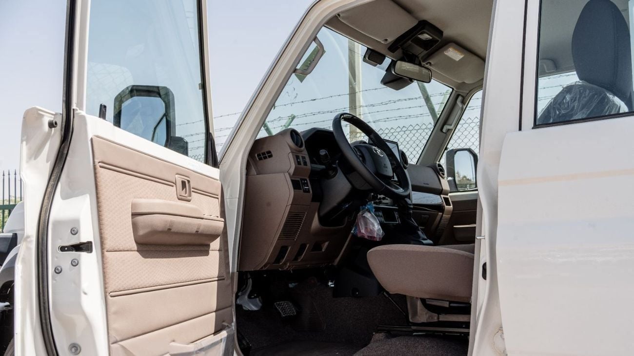 Toyota Land Cruiser 70 HT VXR 2026 Toyota Land Cruiser 4.0L AT Petrol (White-Brown) Mid Option