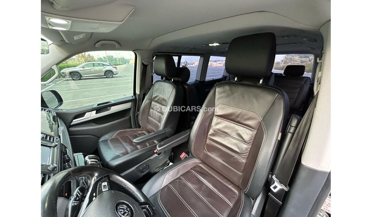 Volkswagen Multivan Hihgline Multivan 2018 GCC V4 // Orginal Paint // Accident Free // 2Keys // Perfect Condition