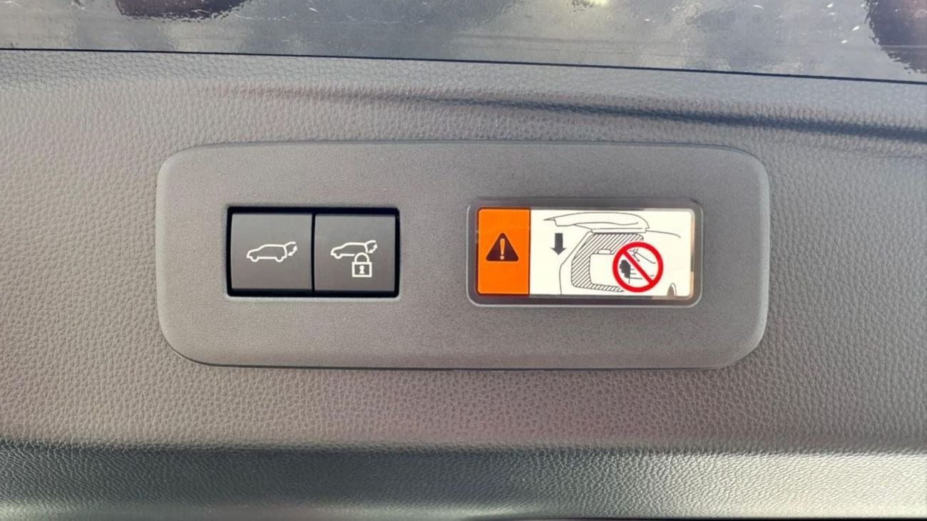 Toyota Prado 2.4L Turbo, 4-Cylinder, DOHC, 16V . Automatic . 7 Seater . 5 Door . Four Wheel drive