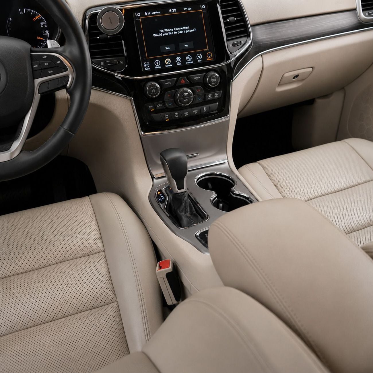 Jeep Grand Cherokee L 1,340 P.M • 0% Downpayment • Jeep Grand Cherokee Limited • 1 Year Warranty