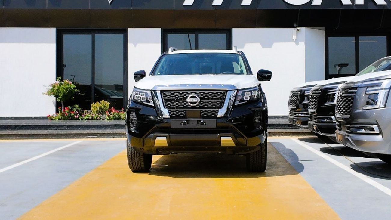 Nissan Navara  2025 Nissan Navara | 2.5L Petrol | 160 HP | Manual | 4x4 | GCC Specs