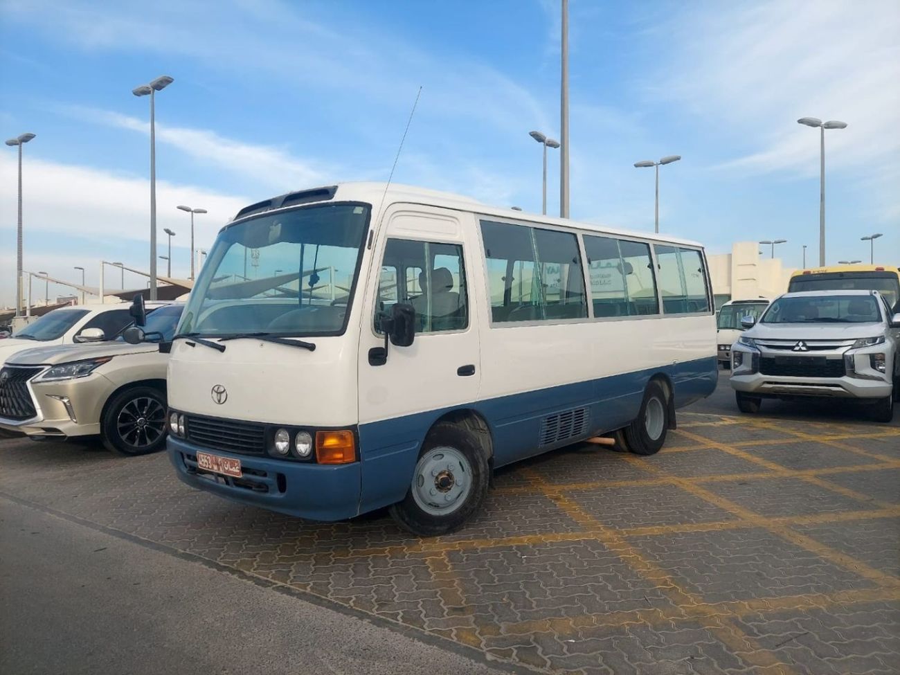 تويوتا كوستر 3.7L DIESEL 20 SEATER MANUAL TRANSMISSION ( FOR RE-EXPORT ONLY )