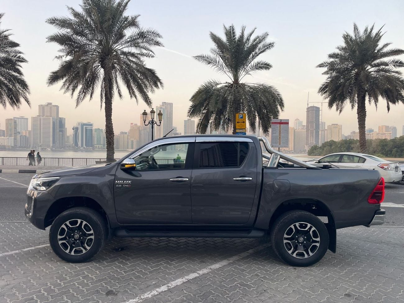 تويوتا هيلوكس SGLX Toyota Hilux SR5 full option export from Australia