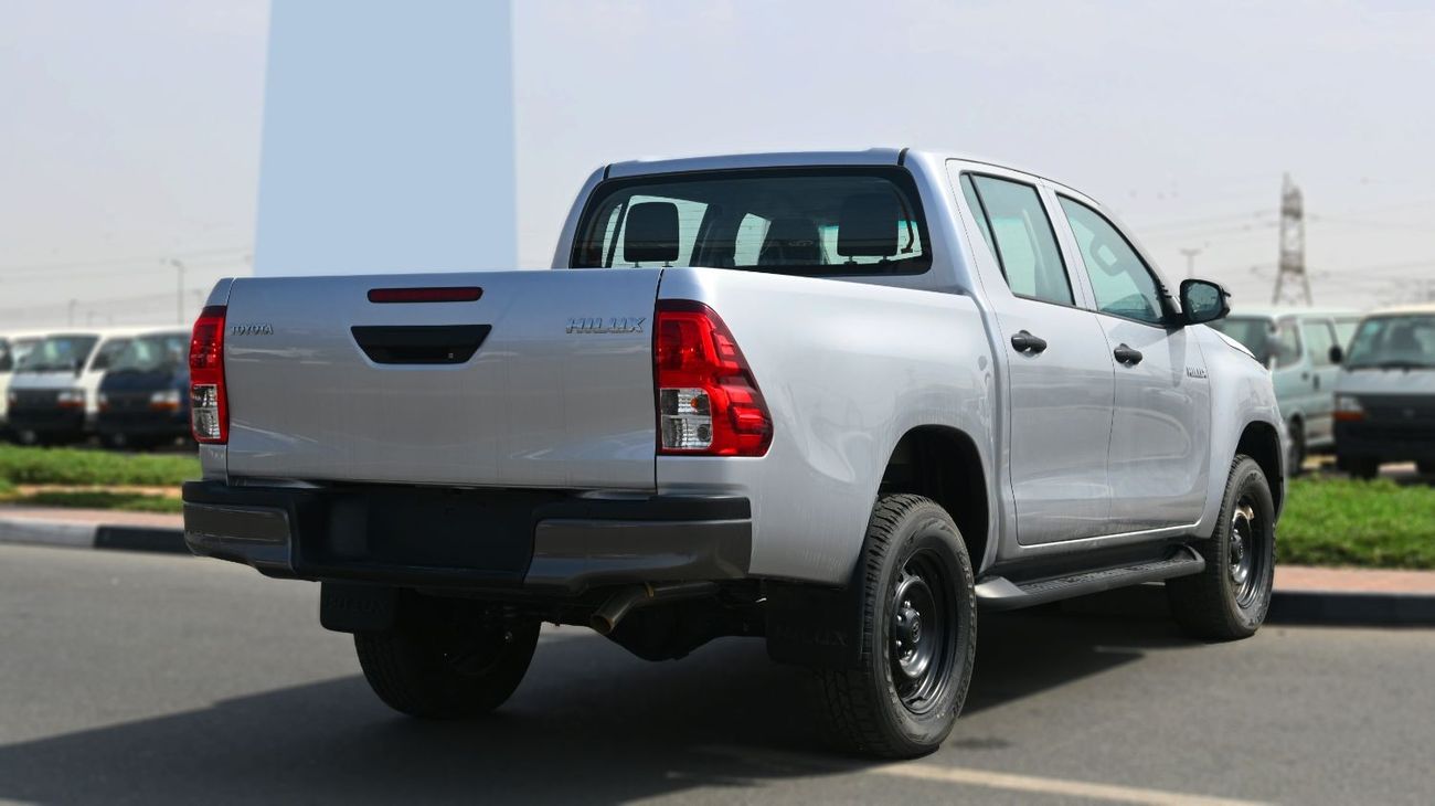 تويوتا هيلوكس Toyota Hilux 4x4  2024 2.4L Diesel Double Cab Transmission Manual Silver Outside Black inside