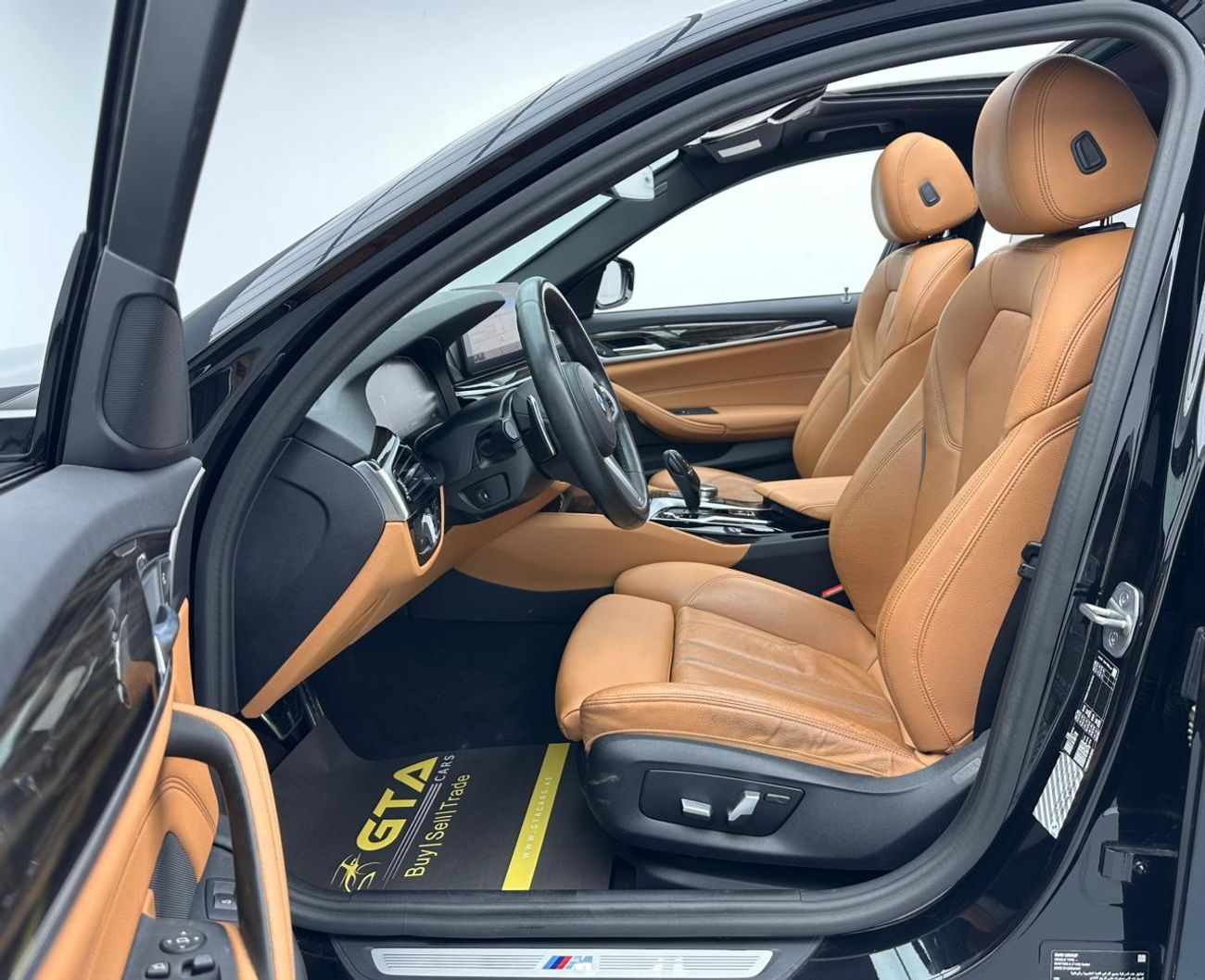 BMW 520i 2023 BMW 520i M-Sport M-Kit, 08/2026 BMW Warranty + Service Contract, BMW Full Service History, GCC