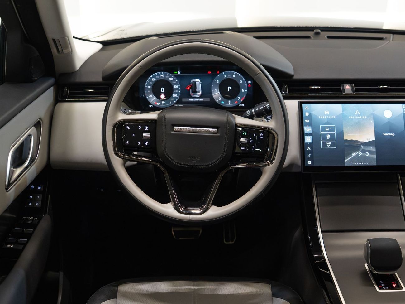 لاند روفر رينج روفر فيلار - R-DYNAMIC P250 | 2025 | AL TAYER | 5 YRS WARRANTY | LOW MILEAGE | PERFECT CONDITION