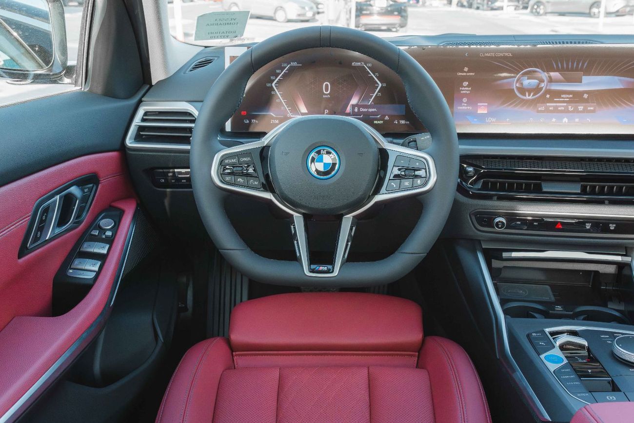 بي أم دبليو i3 2026 BMW i3 eDrive35L – M Power Kit (EV)