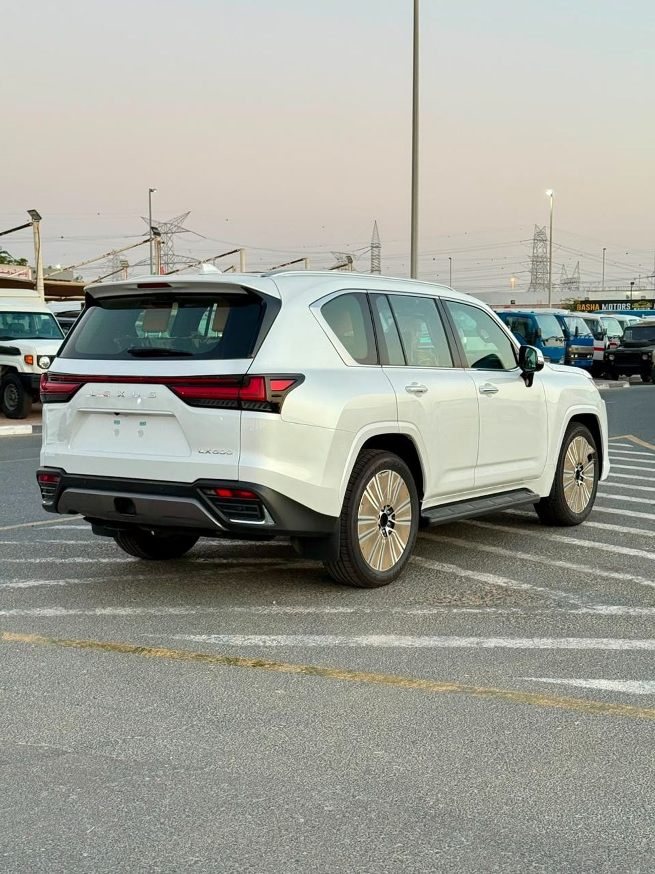 لكزس LX 600 SIGNATURE