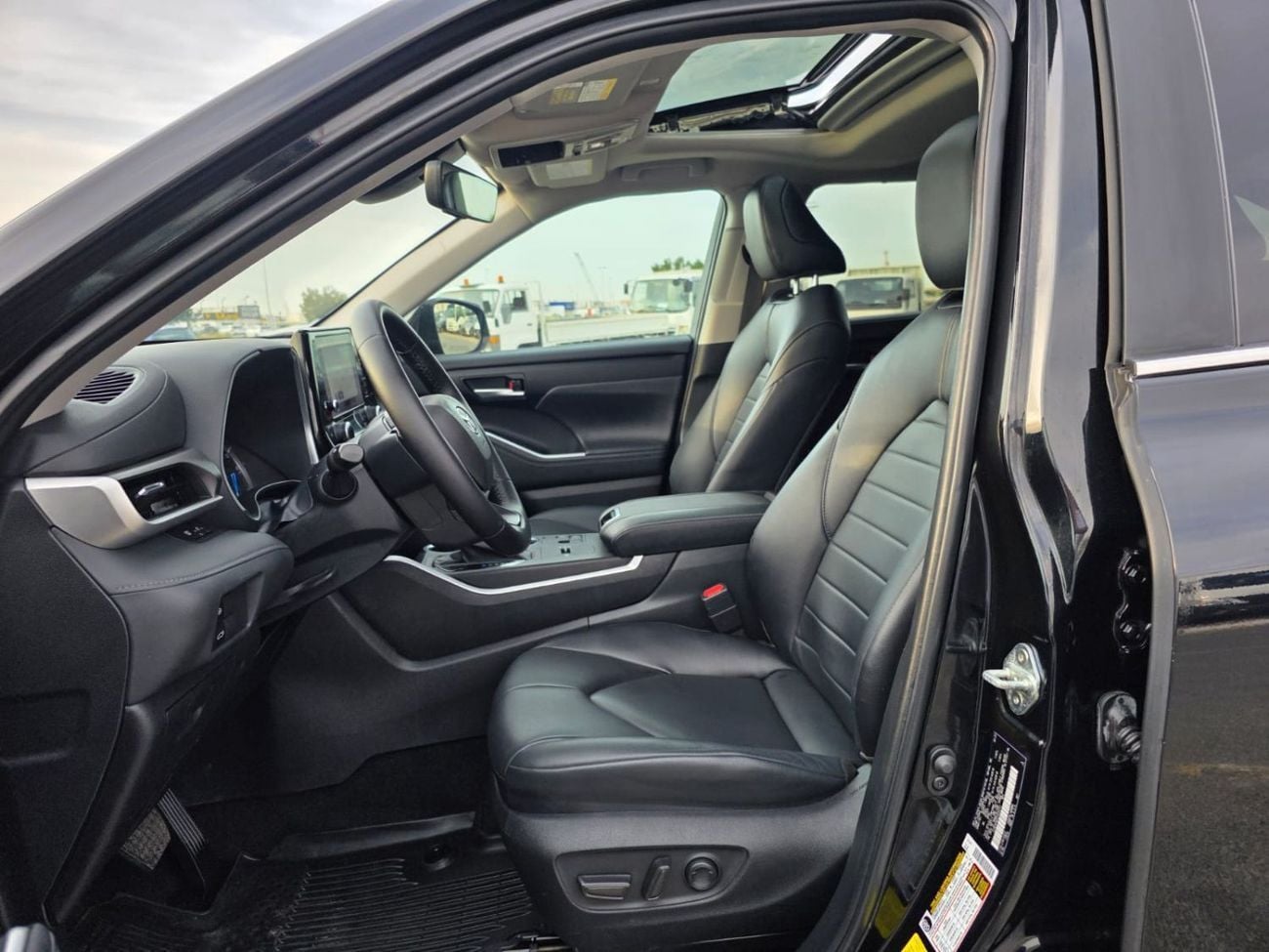 تويوتا هايلاندر  2.5L hybrid (AWD)