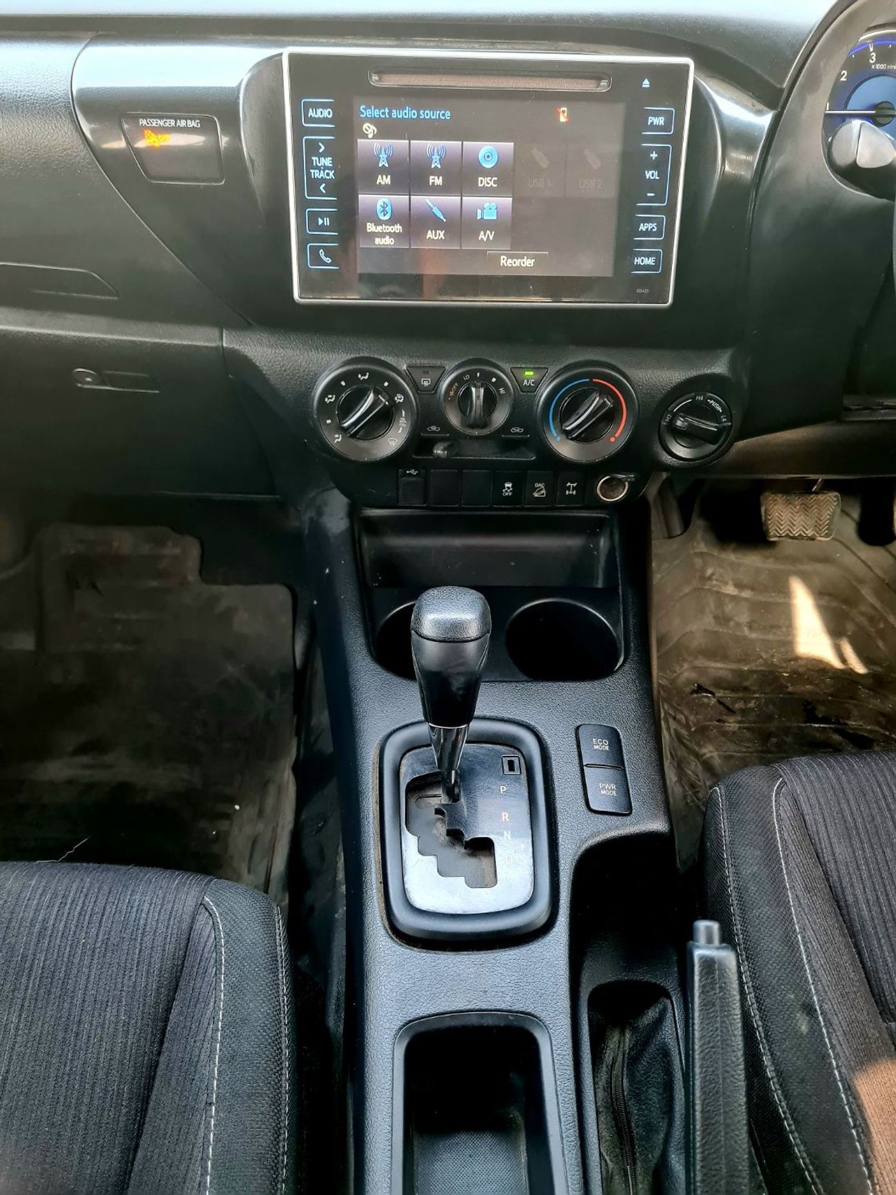 تويوتا هيلوكس DLS Double Cabin  Right Hand Drive  Year: 2020 Engine:  2.8L/ V4