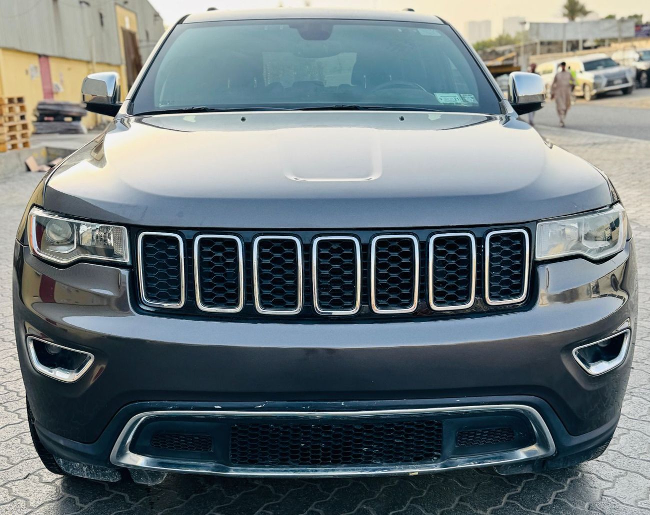 جيب جراند شيروكي LIMITED