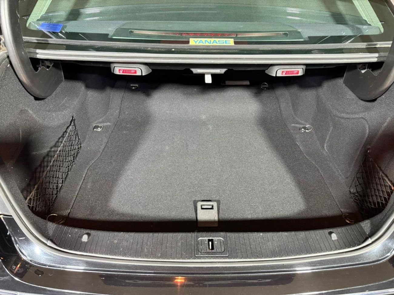 مرسيدس بنز E 350 3.5L | FULL SERVICE HISTORY| BLACK LEATHER SEATS | PUSH START